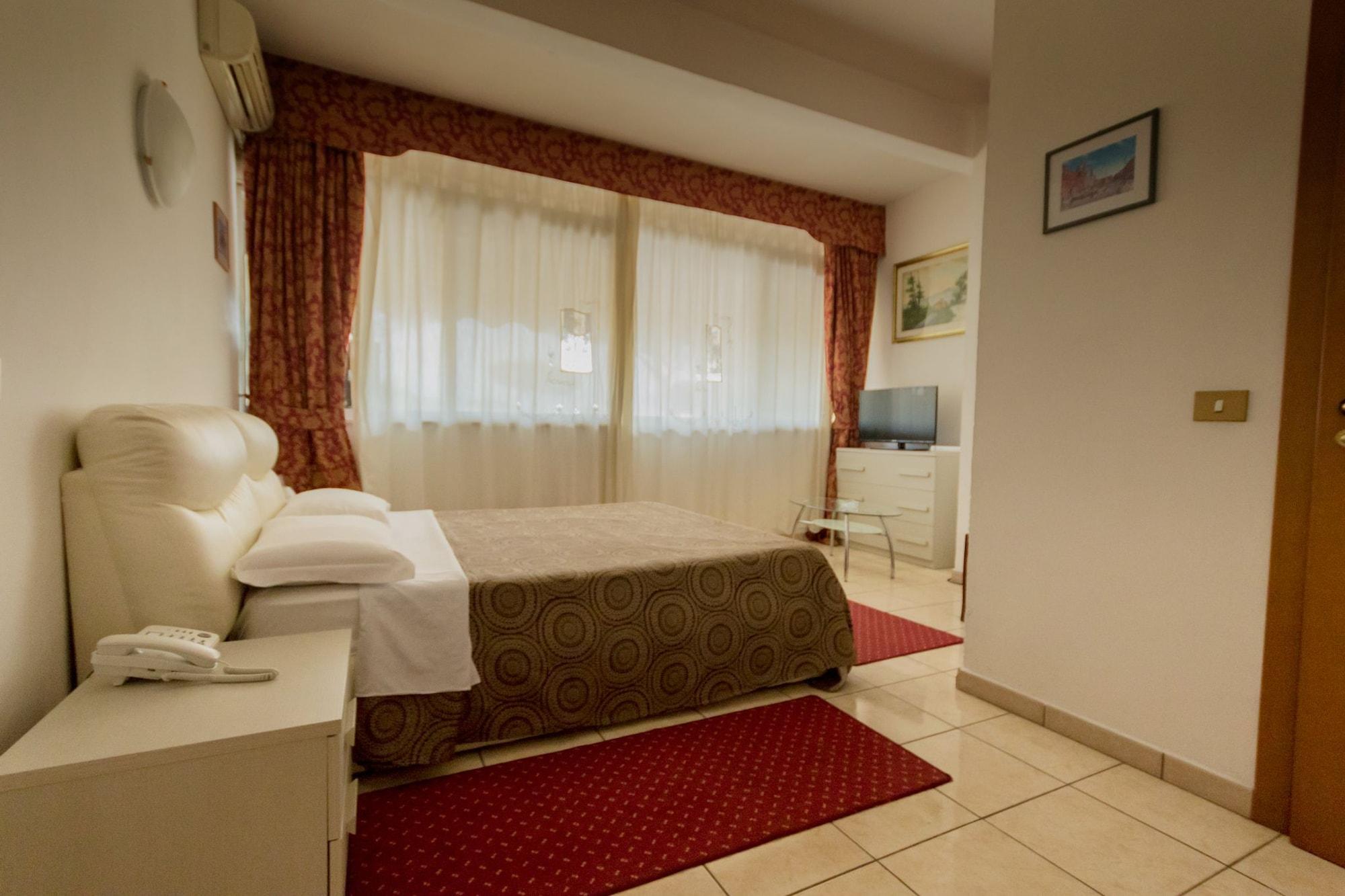 Hotel Giulietta E Romeo กาซาล ปาล็อกโก ภายนอก รูปภาพ