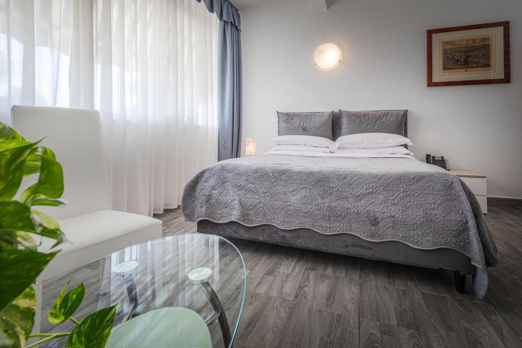 Hotel Giulietta E Romeo กาซาล ปาล็อกโก ภายนอก รูปภาพ